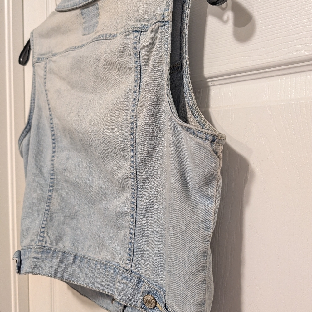 Old Navy Light Wash Denim Vest Women Medium Sleeveless Jean Jacket - Picture 7 of 11